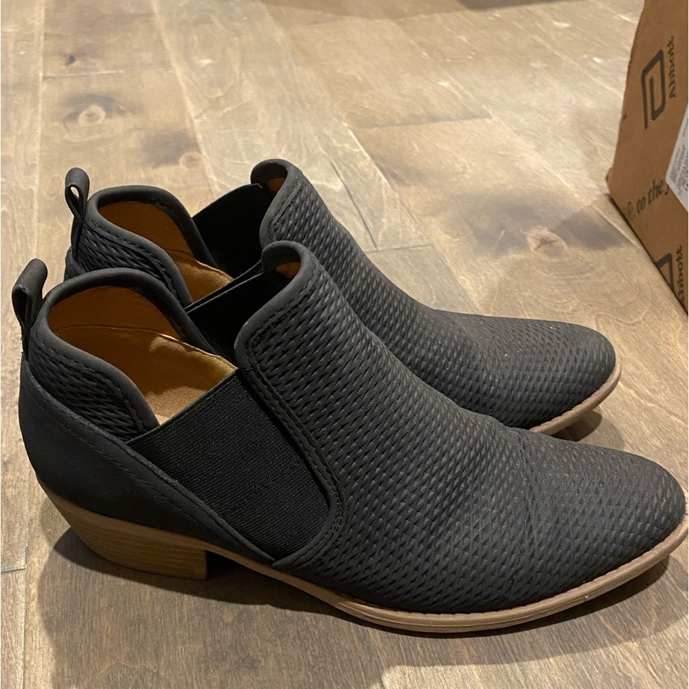 Black Qupid booties